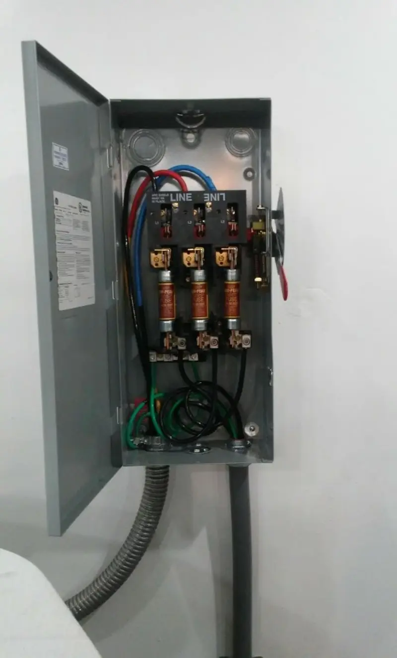 Three-phase disconnect switch installed for Smoke Detector Installation in Mount Carmel
